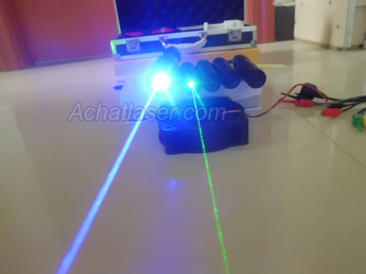 2000mW Pointeur Laser Bleu surpuissant au meilleur prix