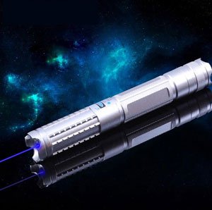 Les lasers. Un pointeur laser est un outil d'amélioration de ciblage..