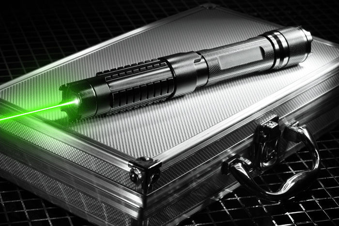 pointeur laser 5000mw vert puissant