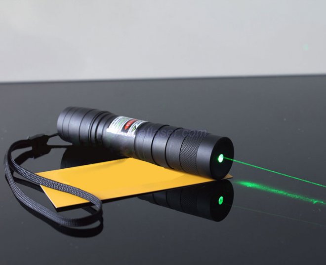 Laser pointeur 200mW vert classes 3 prix pas cher
