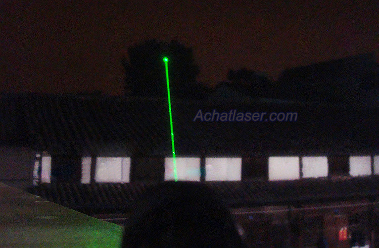 pistolet à visée laser