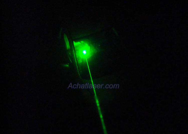 pistolet à visée laser