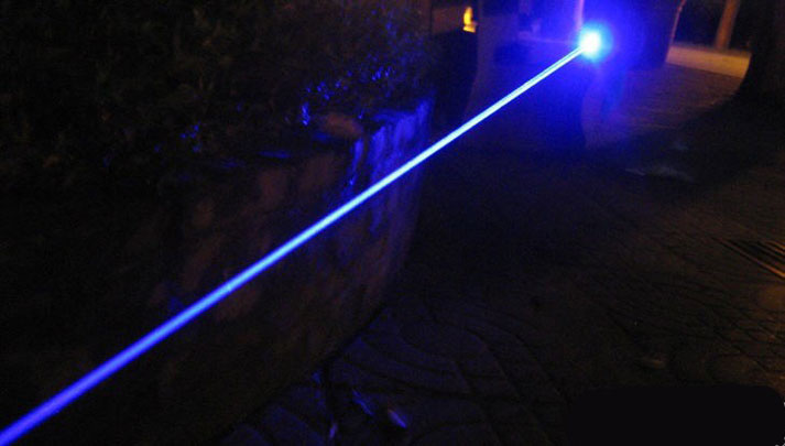pointeur laser super puissant