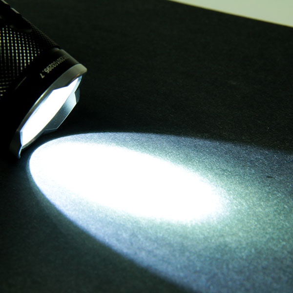 Laser Lampe de Torche Led 900 lumens